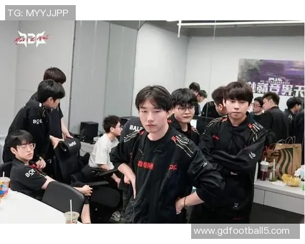 BLG与TES激烈对决赛况分析 谁将笑傲LPL顶尖对抗战场 BLG与TES激烈对决赛况分析 谁将笑傲LPL顶尖对抗战场