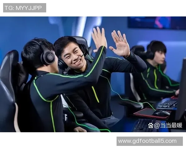 EDG鏖战JDG巅峰对决燃爆赛场谁能问鼎王者荣耀之巅