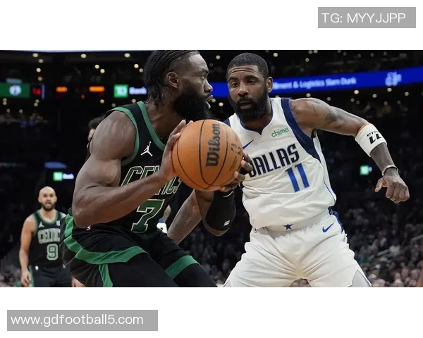 独行侠与凯尔特人激战正酣 双方王牌对决引爆全场热血