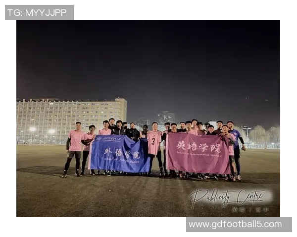 足球的激情与荣耀：探索全球顶级联赛背后的故事与文化影响