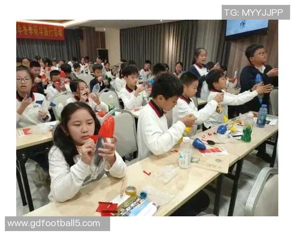 跳水运动的技艺与挑战探索：从入水技巧到高难度动作的完美呈现